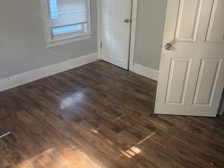 195 N Oakley Ave #3 — Photo 7