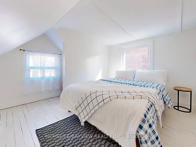 316 Silverthorn Ave — Photo 8