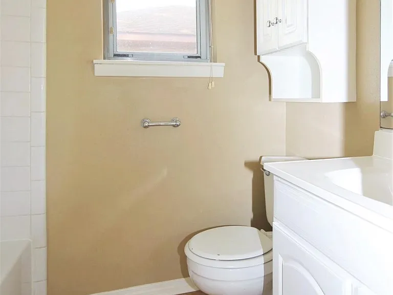 111 Azalea St — Photo 10