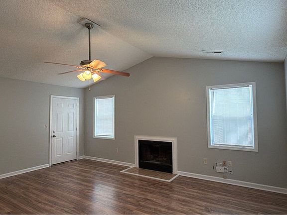 3rd image of 4303 Chalet Cir NW