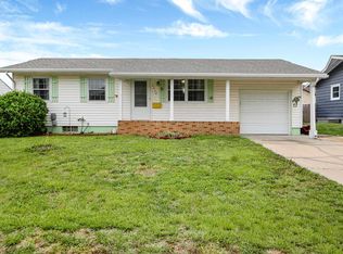 1113 Skyline Dr, Junction City, KS 66441