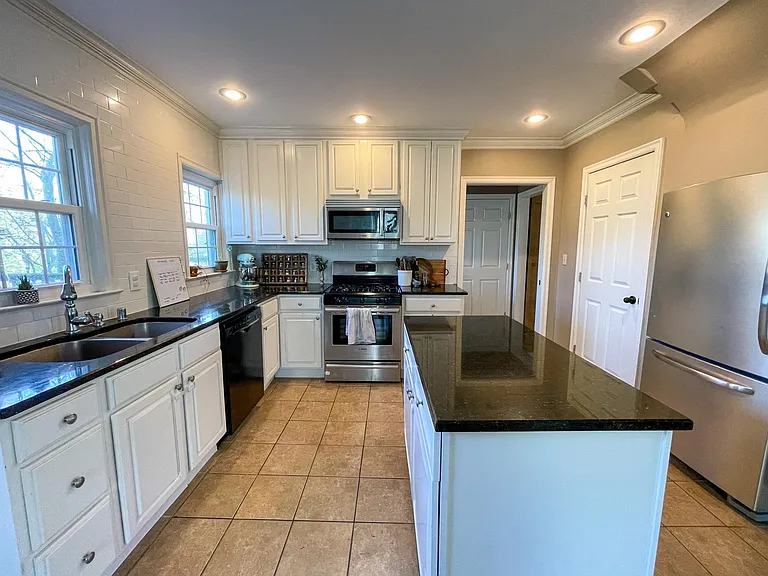 1609 Carolyn Dr — Photo 14
