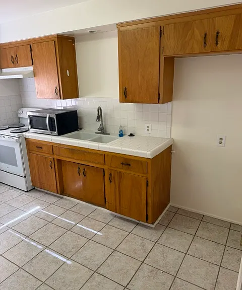 819 Washington Ave #A — Photo 3