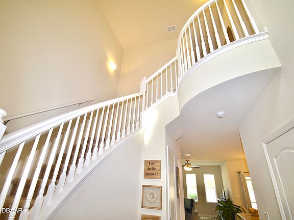 3rd image of 140 Tarracina Way