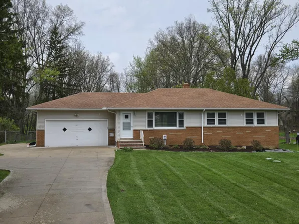 4470 Royalton Rd, North Royalton, OH 44133