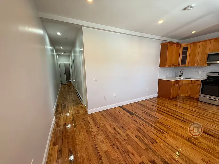 780 Morris Park Ave #2R — Photo 2