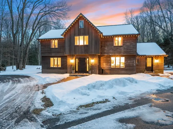 3545 Shady Ln, Green Bay, WI 54313