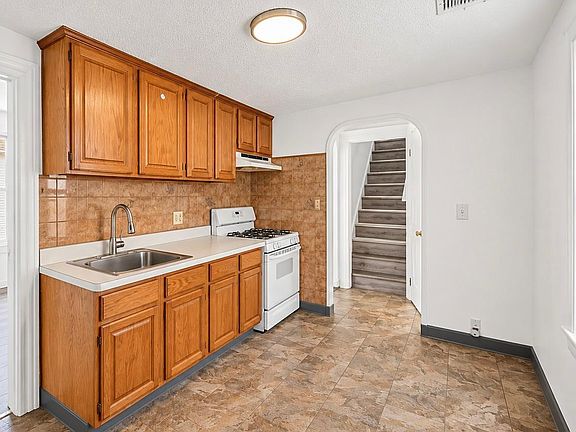 3rd image of 23 Union St