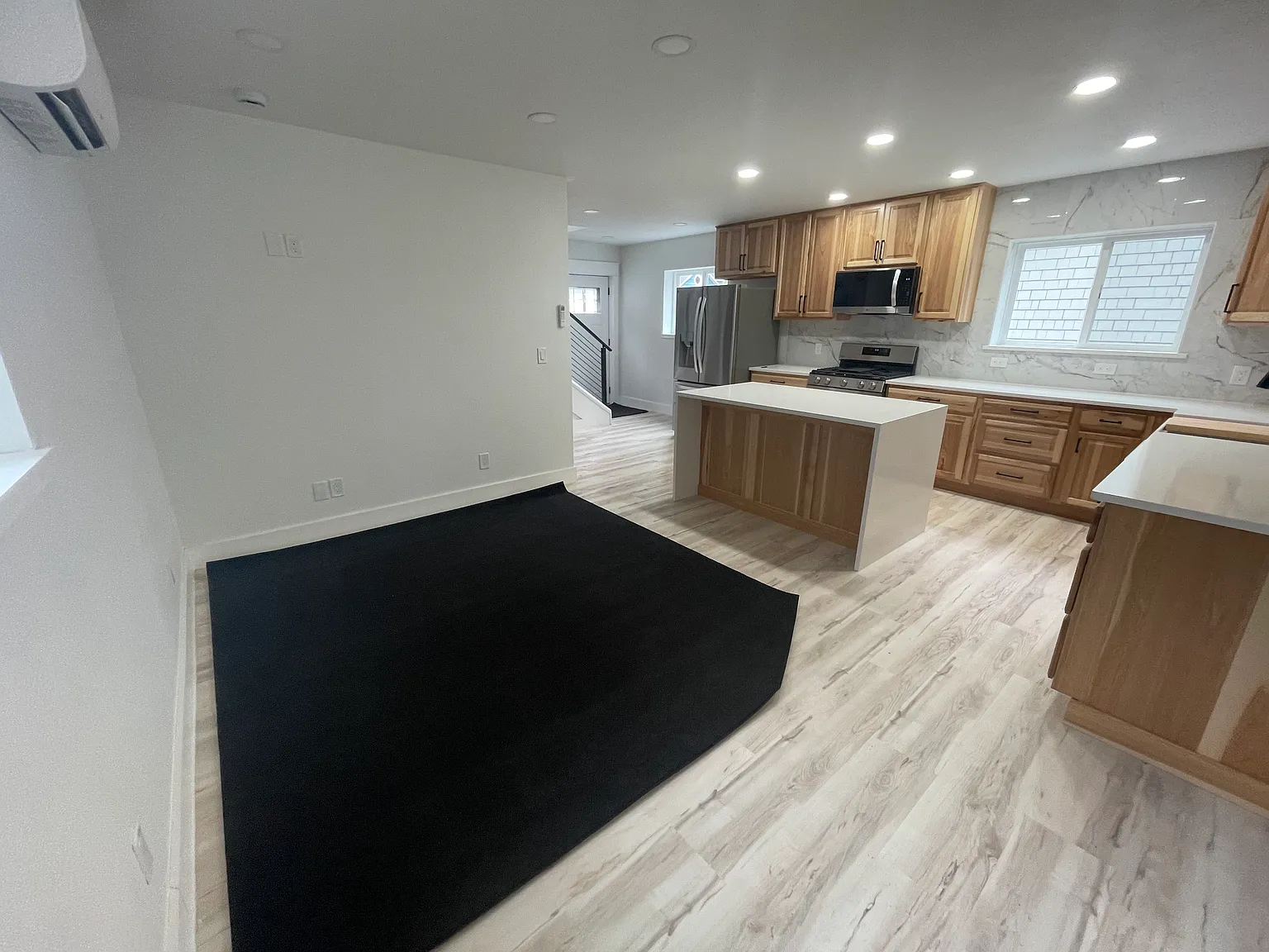 2 bed, 2.5 bath, 1200 sqft, $2,500 — Photo 3