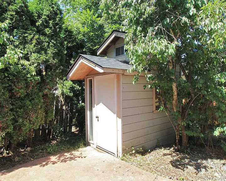 6235 NE Shaver St — Photo 23