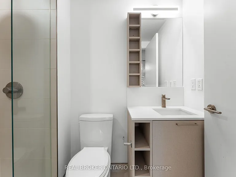 19 Western Battery Rd #2206 — Photo 16