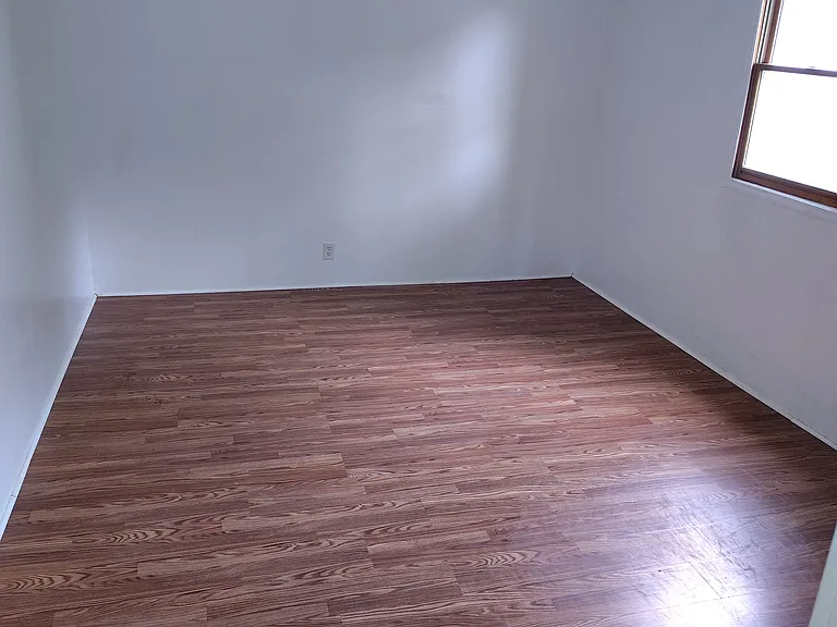 109 E I St — Photo 10