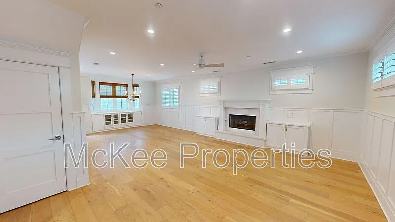 3 bed, 3.0 bath, 1710 sqft, $4,650 — Photo 4