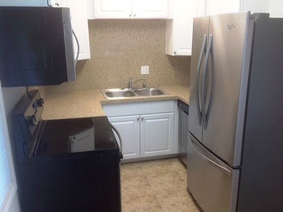 3rd image of 50 W 3rd St APT A