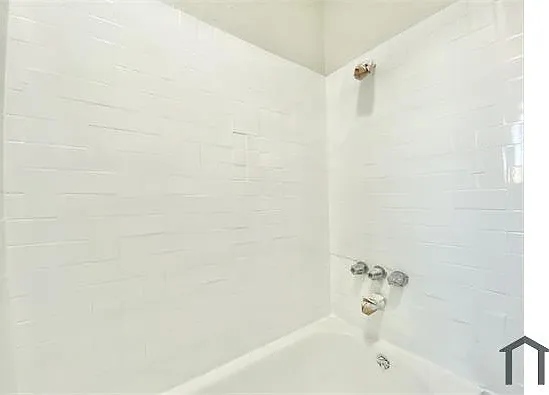 6717 S San Pedro St #9 — Photo 1