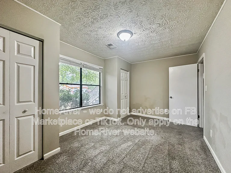 323 Park Ridge Ct — Photo 19