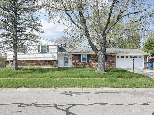 6830 Packingham Dr, Englewood, OH 45322