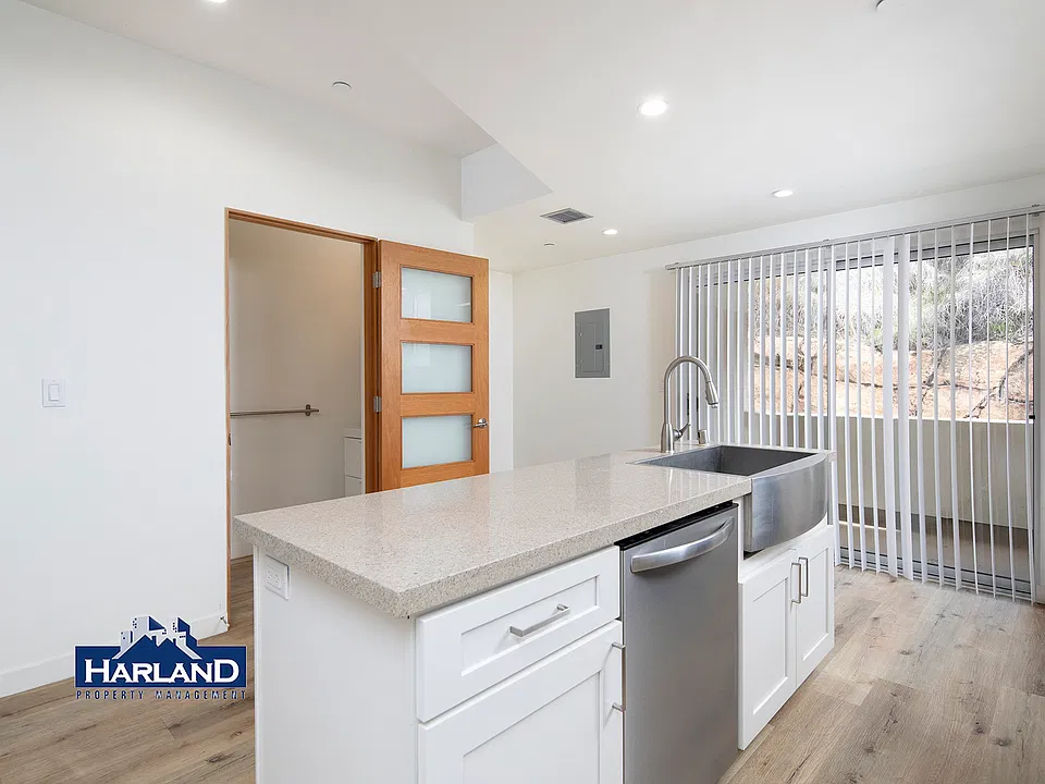 3333 Reynard Way #10