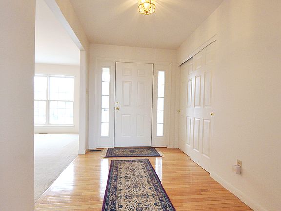 2nd image of 2536 Hickory Manor Dr