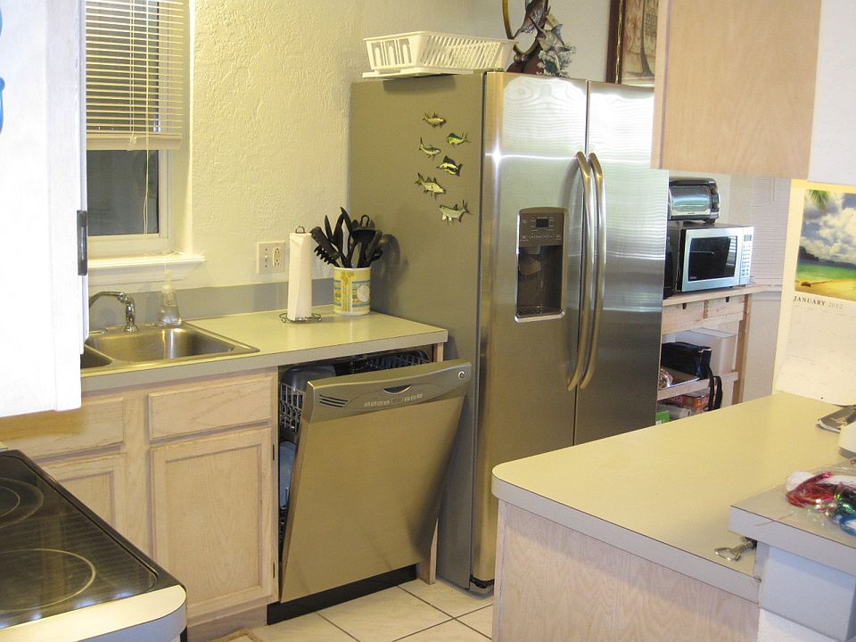 2nd image of 120 Coral Ave