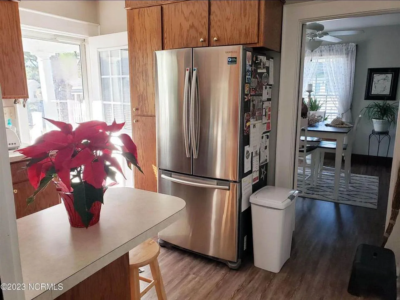 214 Jefferson St — Photo 2