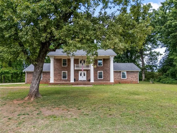 451 Toms Creek Rd, Martin, GA 30557