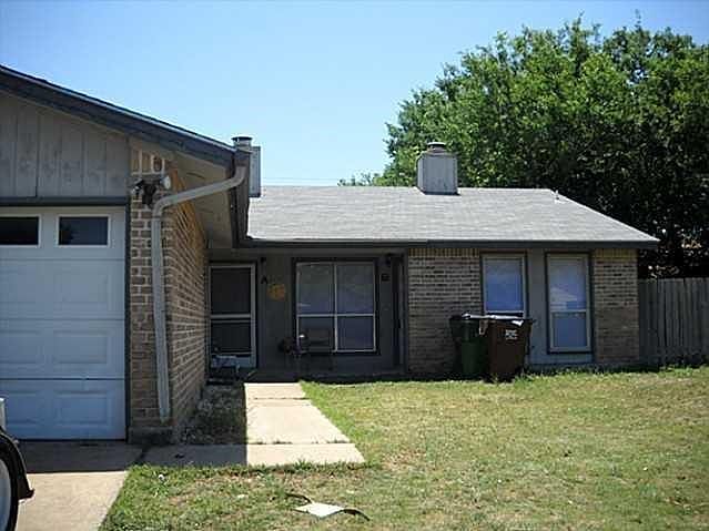 1st image of 1007 Country Aire Dr #B