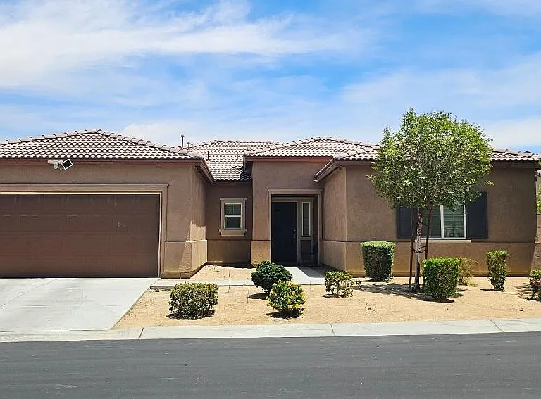 42696 Saragoza Ct — Photo 1