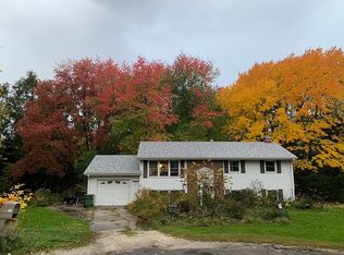 1003 Maple Tree Ln, Mahomet, IL 61853