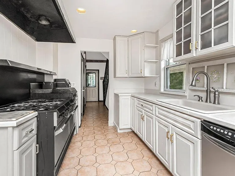 412 Warburton Ave #3 — Photo 9