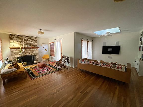 3rd image of 2209 La Casa Dr