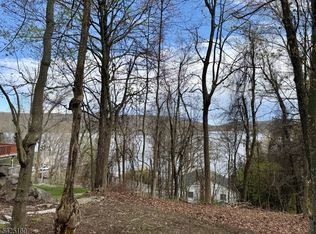 3 Neptune Rd, West Milford Twp., NJ 07421