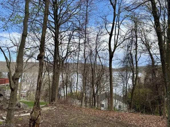 3 Neptune Rd, West Milford Twp., NJ 07421