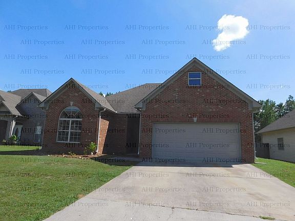 3rd image of 634 Waterford Ln