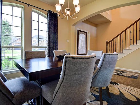 5th image of 4833 Loures Ln