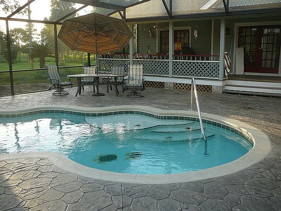 porch and pool screened