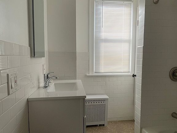 4th image of 5543 S Washtenaw Ave Unit 2
