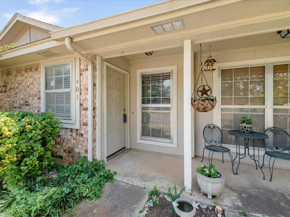 401 Augustine Dr, Euless, TX 76039