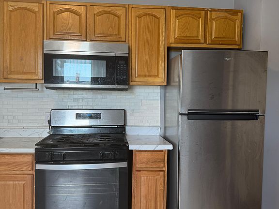 3rd image of 215 Rosette St #3R