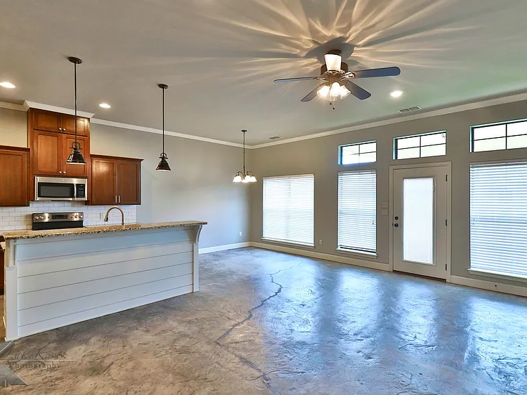 3812 Carrera Ln — Photo 10