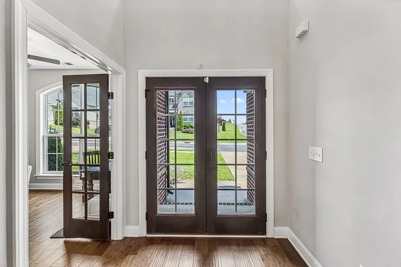 5 bed, 3020 sqft, $3,000 — Photo 3