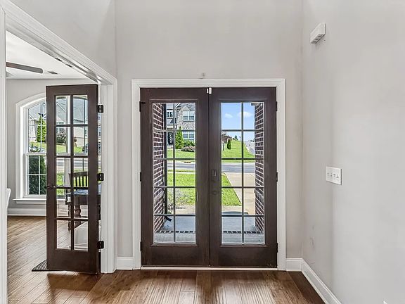 3rd image of 6820 Kew Gdn