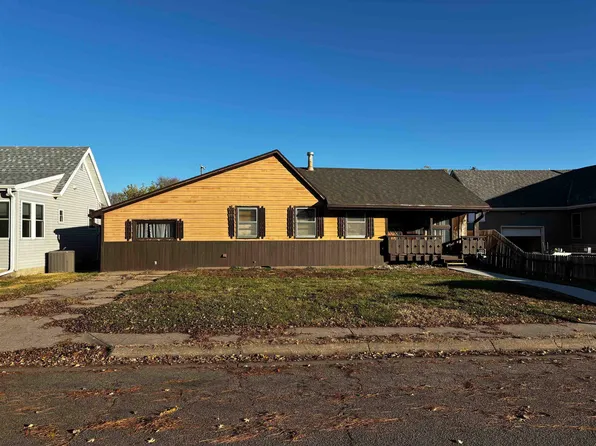 1614 Boyce St, Hastings, NE 68901