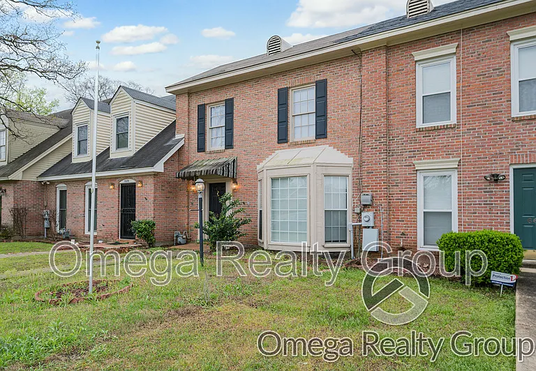 6624 E Aberdeen Dr — Photo 2