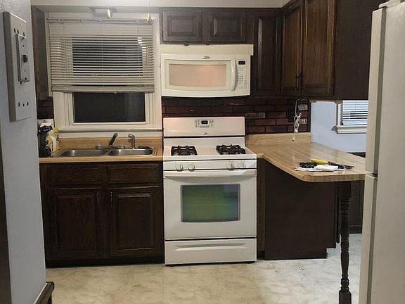 2nd image of 75 La Venta Dr