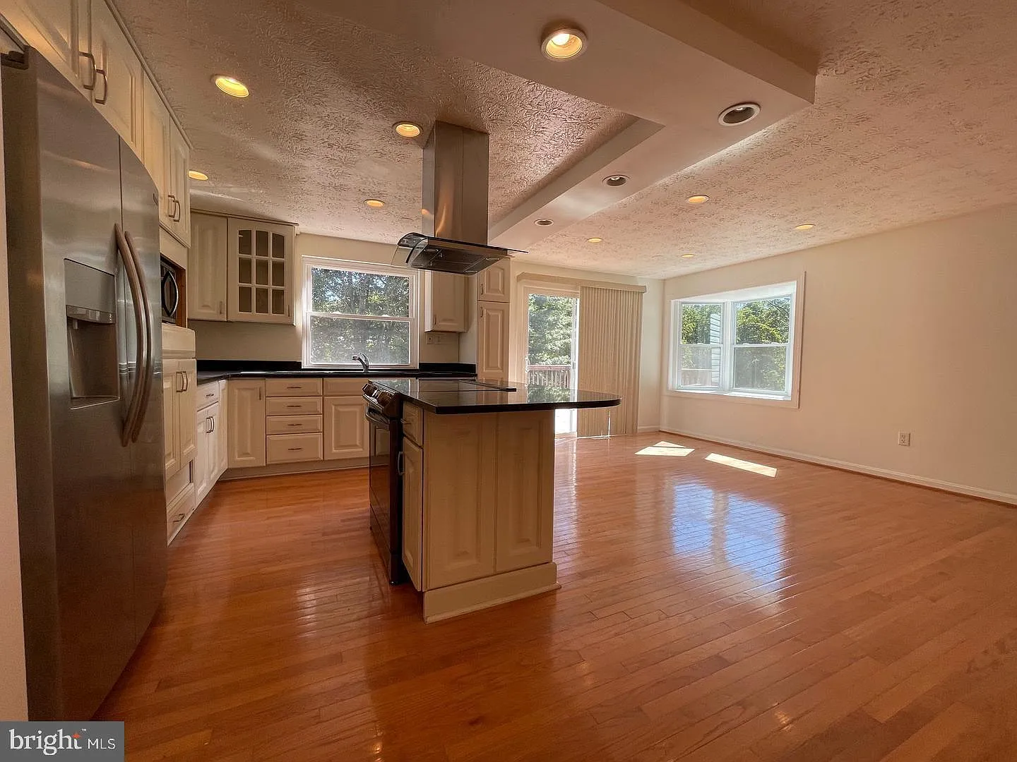 4 bed, 1497 sqft, $4,750 — Photo 3