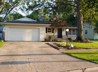 2207 Blackthorn Dr, Champaign, IL