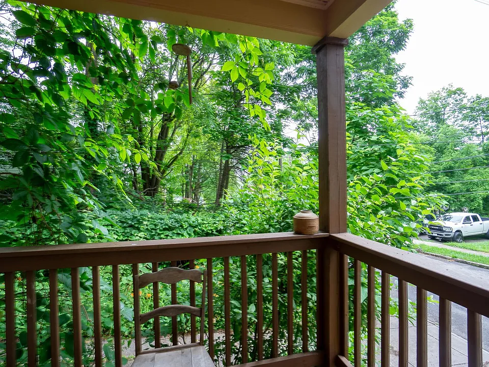 134 Bassett St #2