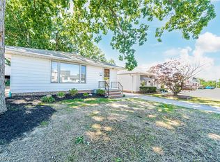 5550 Cumberland Dr, Garfield Heights, OH