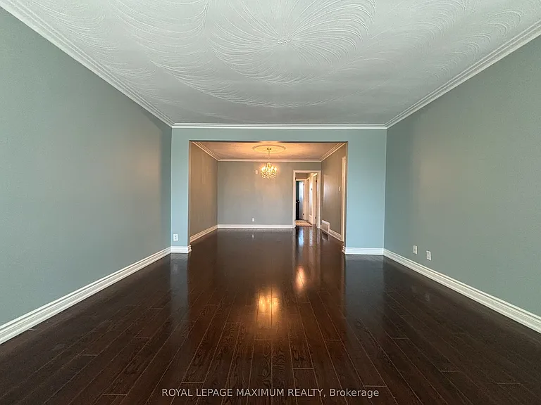 54 Hisey Cres W — Photo 11